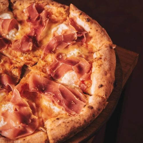 Casa Baco traz ritual de pizza para os domingos no Brasília Shopping_DeBoa Brasília