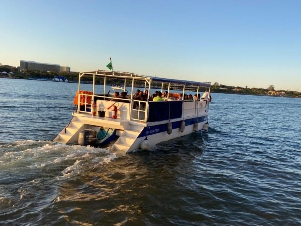 Passeio de barco no Lago Paranoá