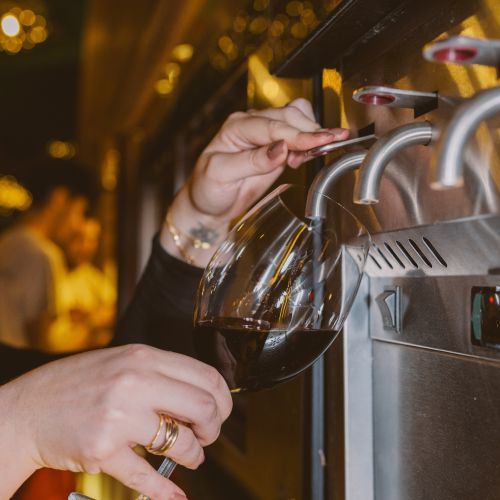Wine Garden é referência como o maior wine bar em taças do Centro-Oeste_DeBoa Brasília